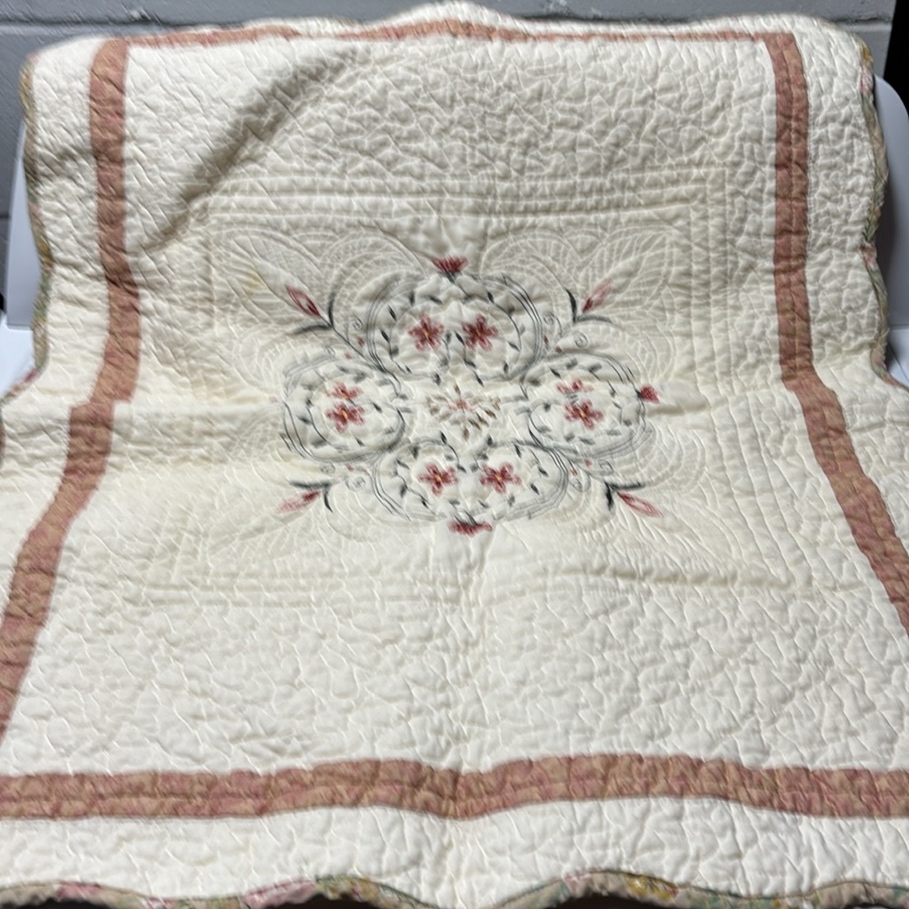 Floral Cream and Pink Quilt Pillowcase 2 Pieces